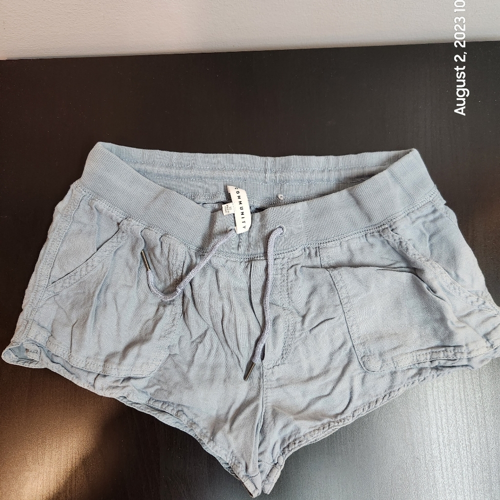 Xs blue/gray community shorts